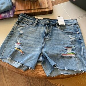 Cute rainbow pocket super distressed  shorts mid rise